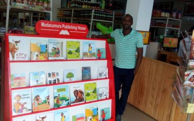 Mudacumura  Filston ni umunyarwanda,umwanditsi,rwiyemezamirimo washinze Inzu itangazibitabo(Mudacumura Publishing House).